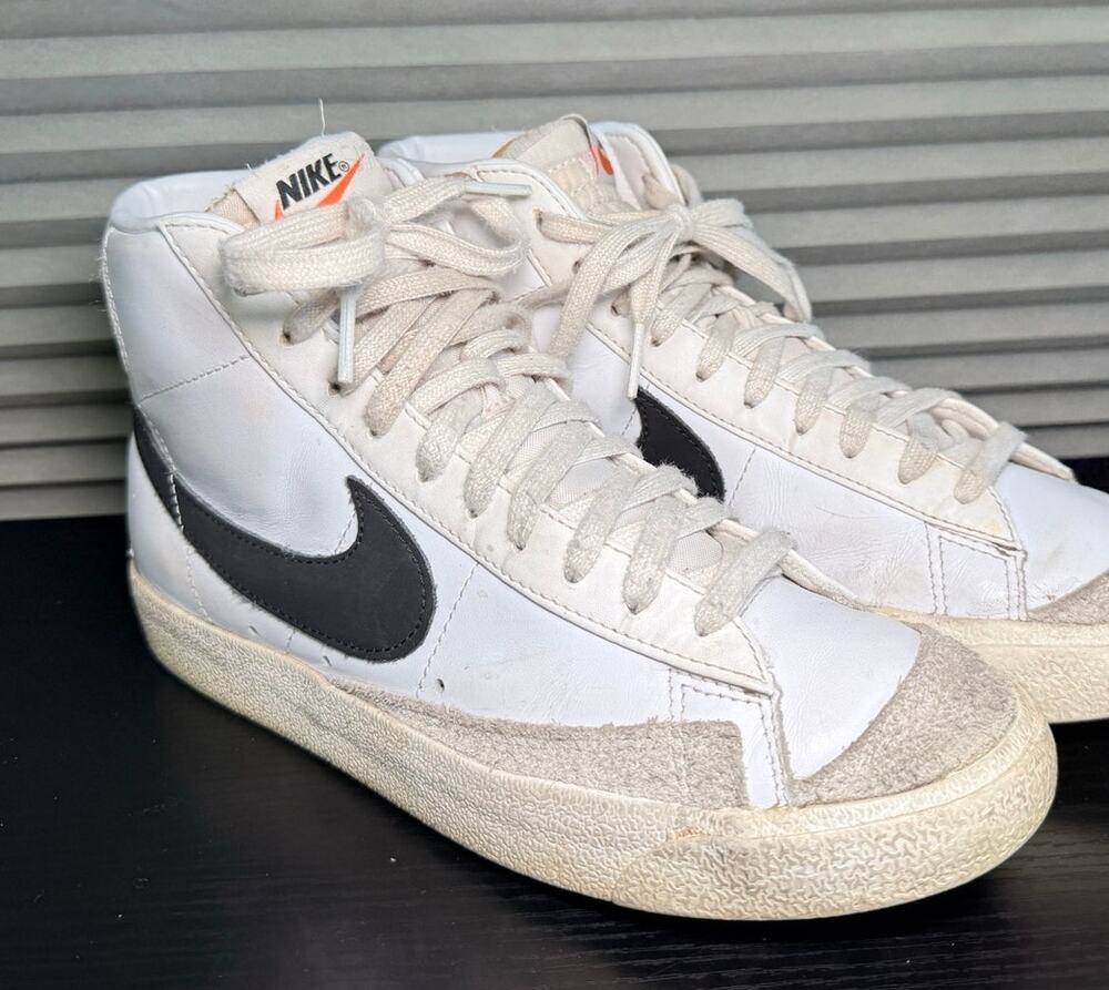 Nike Blazer Mid 77 White Black Swoosh Vintage Style Sneakers Womens 8.5 / Mens 7